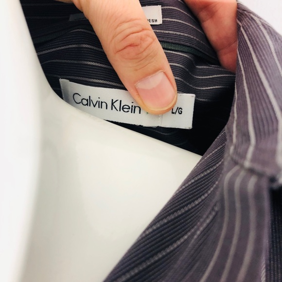 Calvin Klein Men’s Gray Striped Button Down Shirt. Make an offer! - Picture 4 of 5